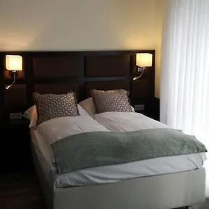 City 2*, Colonia Alemania
